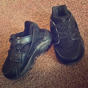 Black Nike Hurache